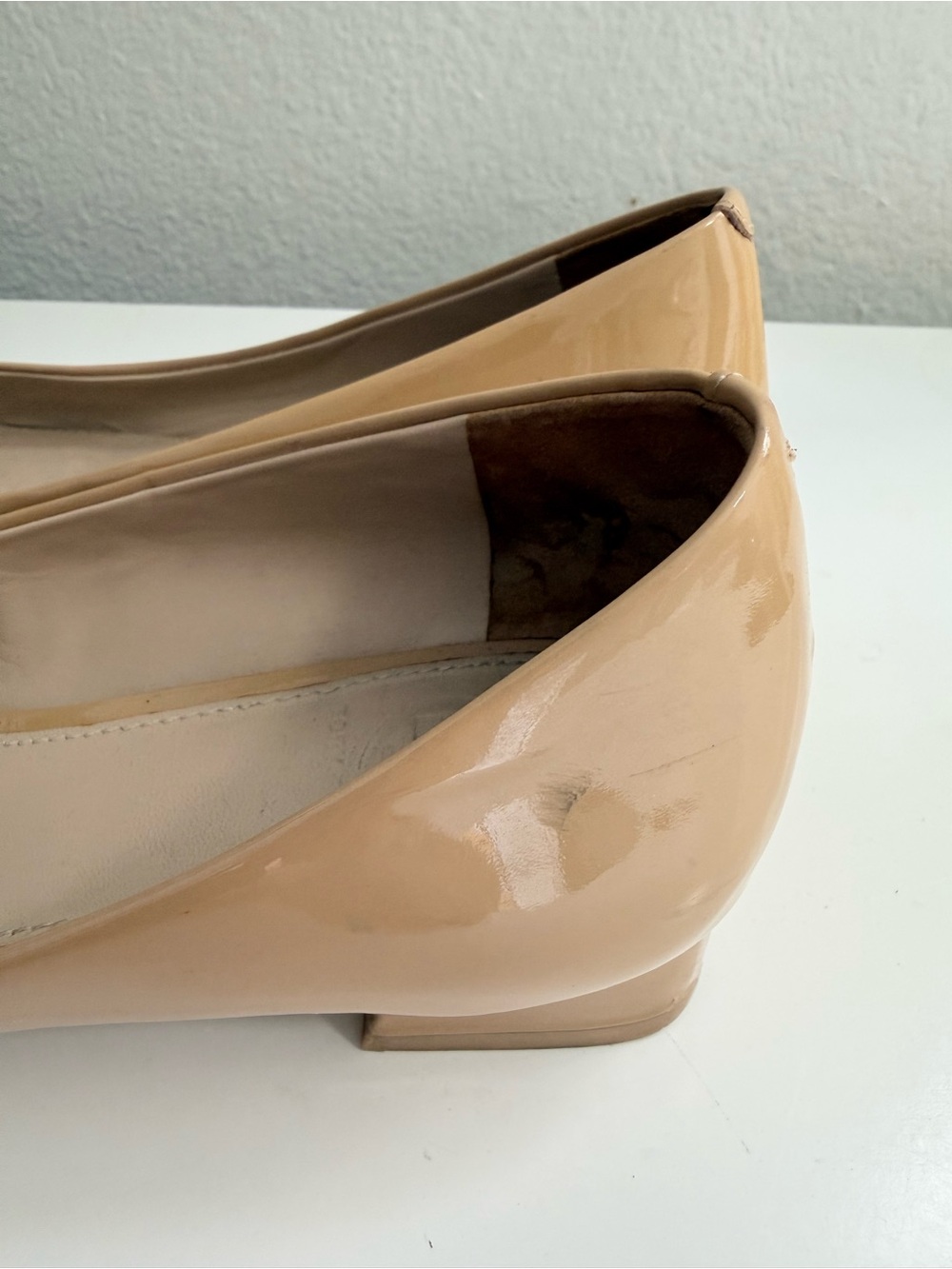 Tory Burch Gigi pump 2.5mm size 8.5 Beige Patent Leather Logo - Picture 4 of 10